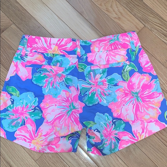 Super cute Lilly Pulitzer shorts!! - Picture 2 of 4